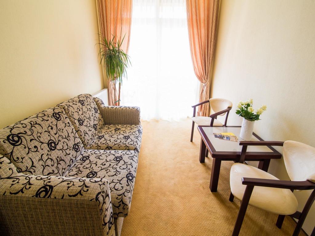 Georg Palace Hotel Chernivtsi Δωμάτιο φωτογραφία